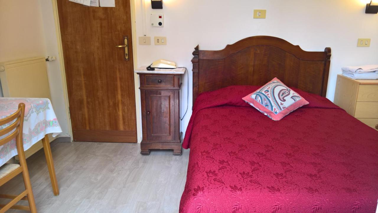Hotel Deutsche Familien Финале Лигуре Екстериор снимка