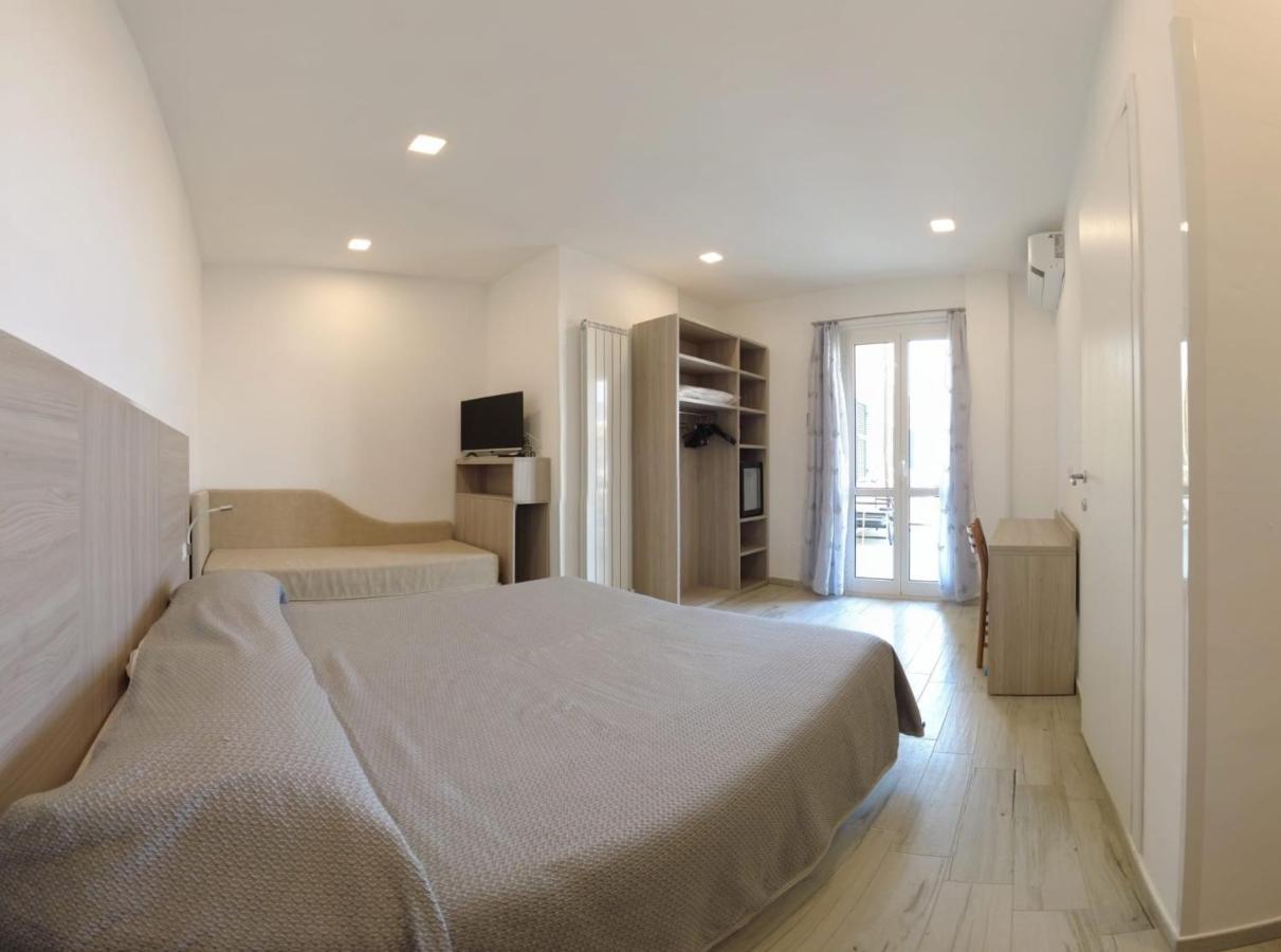 Hotel Deutsche Familien Финале Лигуре Екстериор снимка