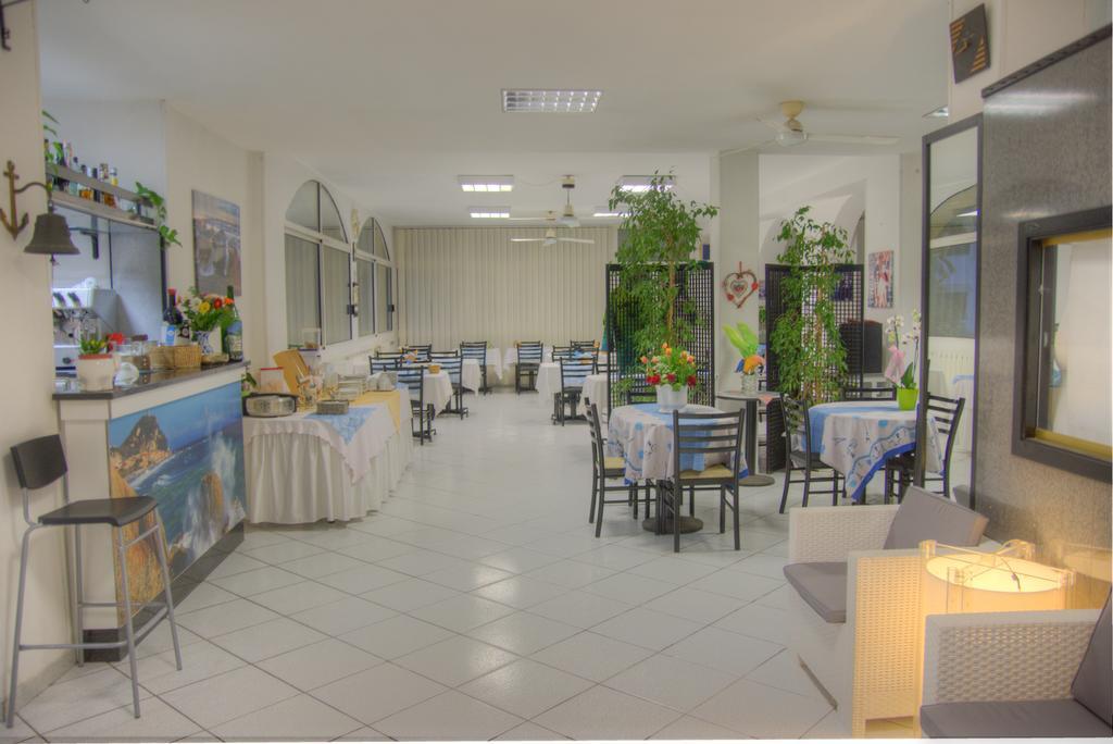 Hotel Deutsche Familien Финале Лигуре Екстериор снимка