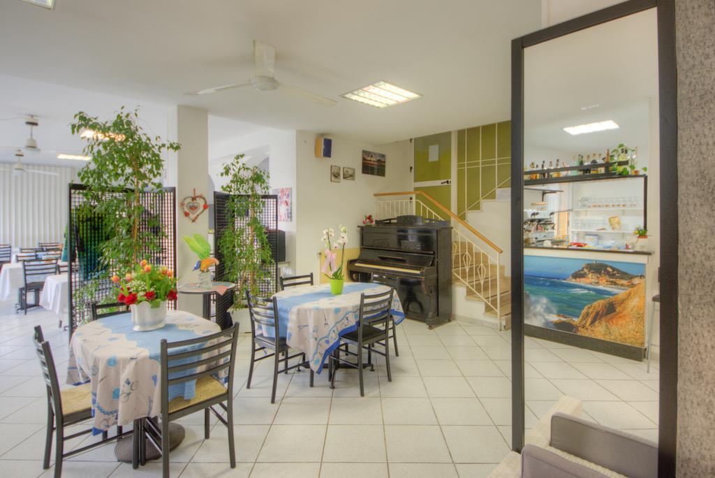 Hotel Deutsche Familien Финале Лигуре Екстериор снимка