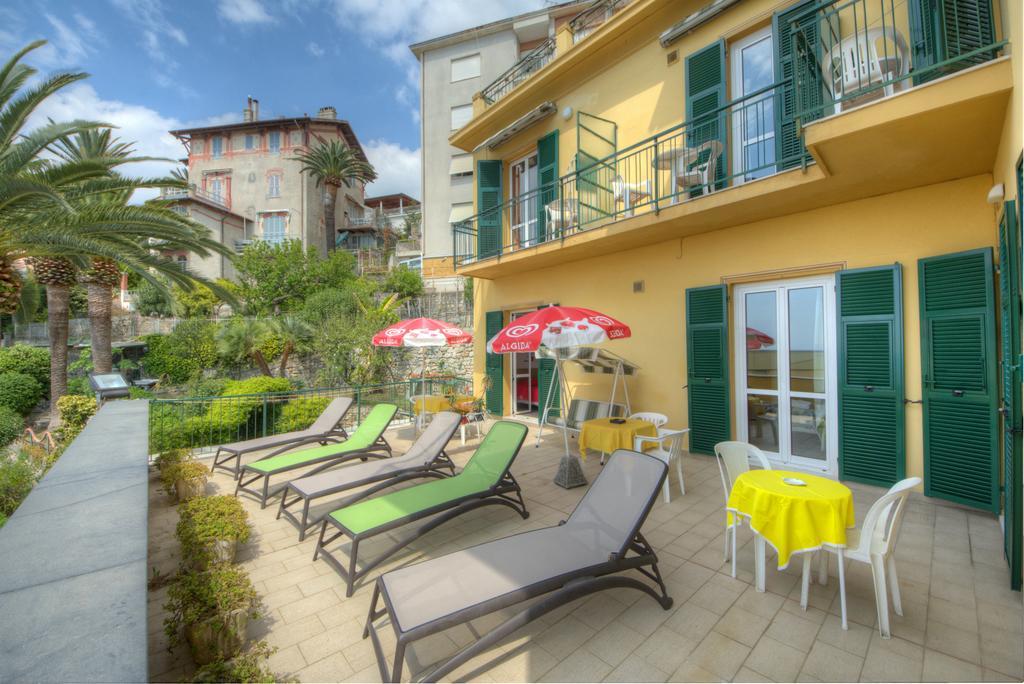 Hotel Deutsche Familien Финале Лигуре Екстериор снимка