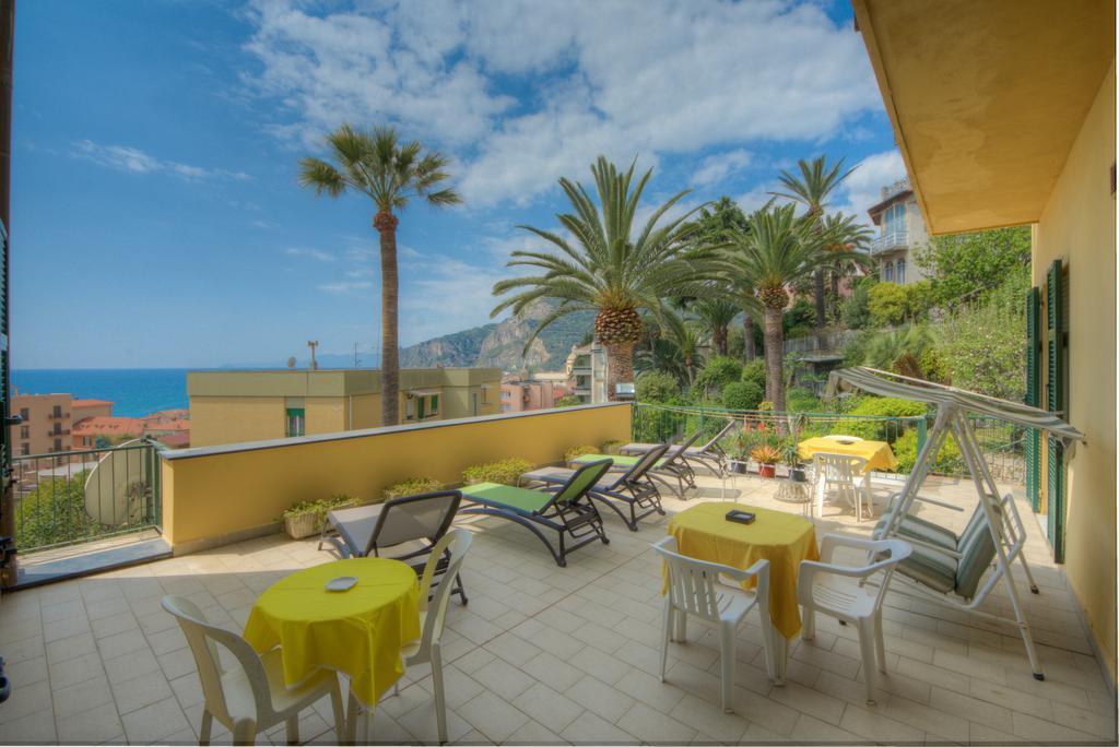 Hotel Deutsche Familien Финале Лигуре Екстериор снимка