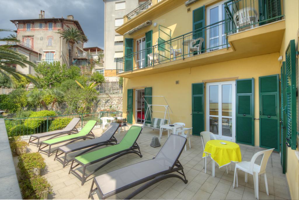 Hotel Deutsche Familien Финале Лигуре Екстериор снимка