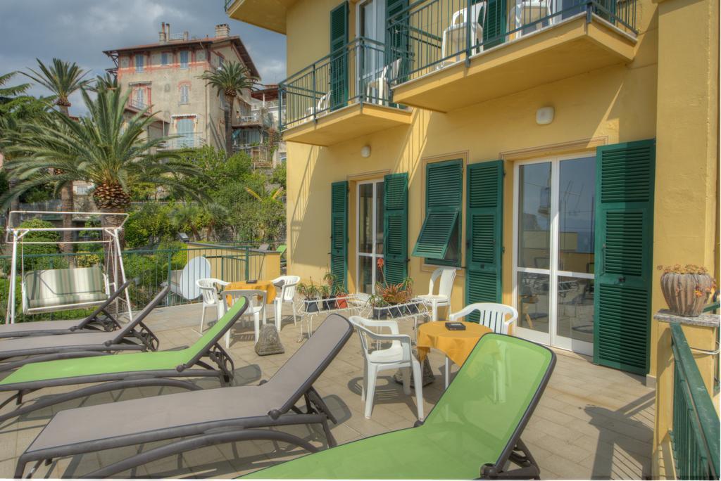 Hotel Deutsche Familien Финале Лигуре Екстериор снимка