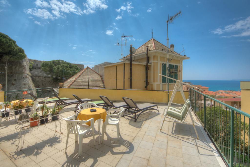 Hotel Deutsche Familien Финале Лигуре Екстериор снимка