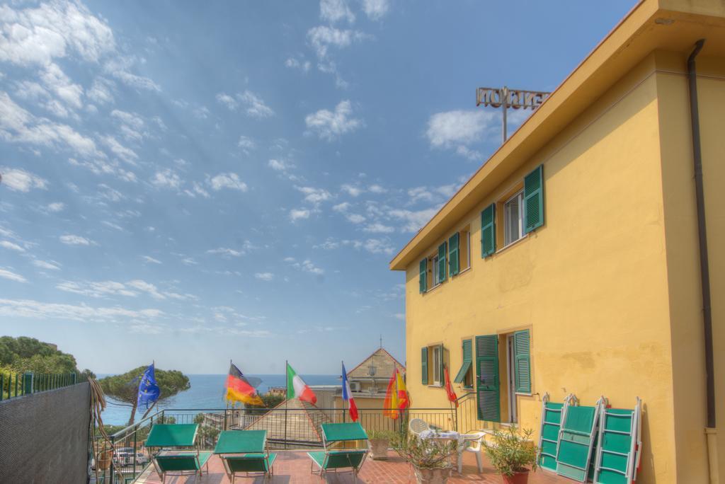 Hotel Deutsche Familien Финале Лигуре Екстериор снимка