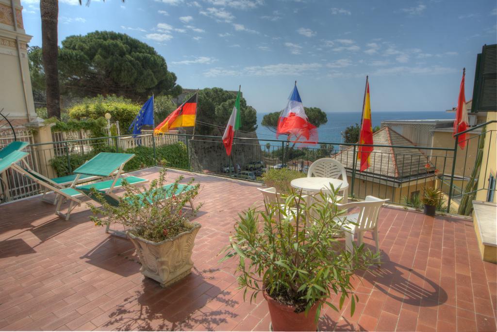 Hotel Deutsche Familien Финале Лигуре Екстериор снимка