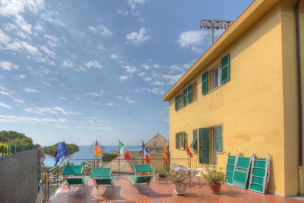 Hotel Deutsche Familien Финале Лигуре Екстериор снимка