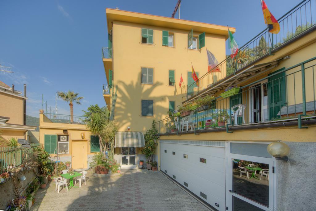 Hotel Deutsche Familien Финале Лигуре Екстериор снимка